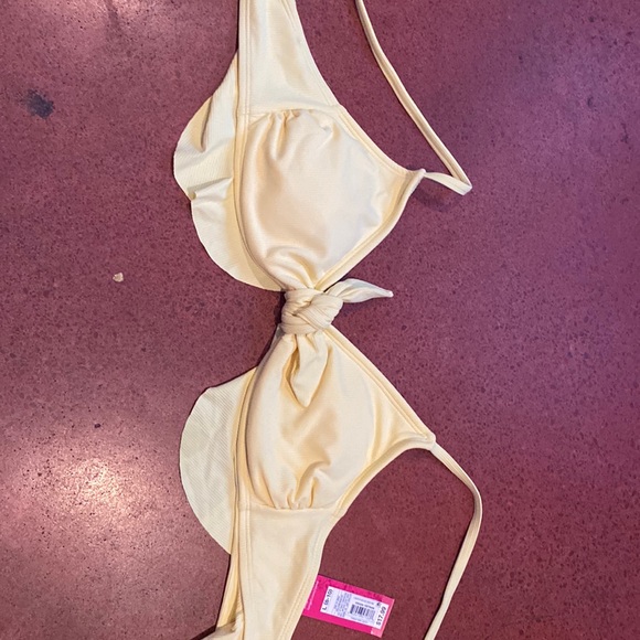 Target yellow bikini top size large (8-10) - Picture 1 of 1